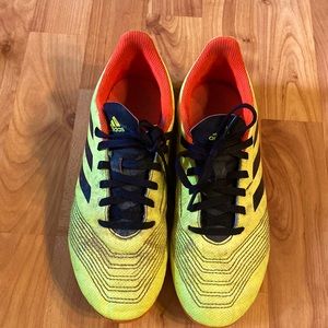 Adidas size 4 1/2 boys youth soccer cleat
